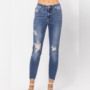 Judy blue relaxed fit distressed denim. Size 3/26.